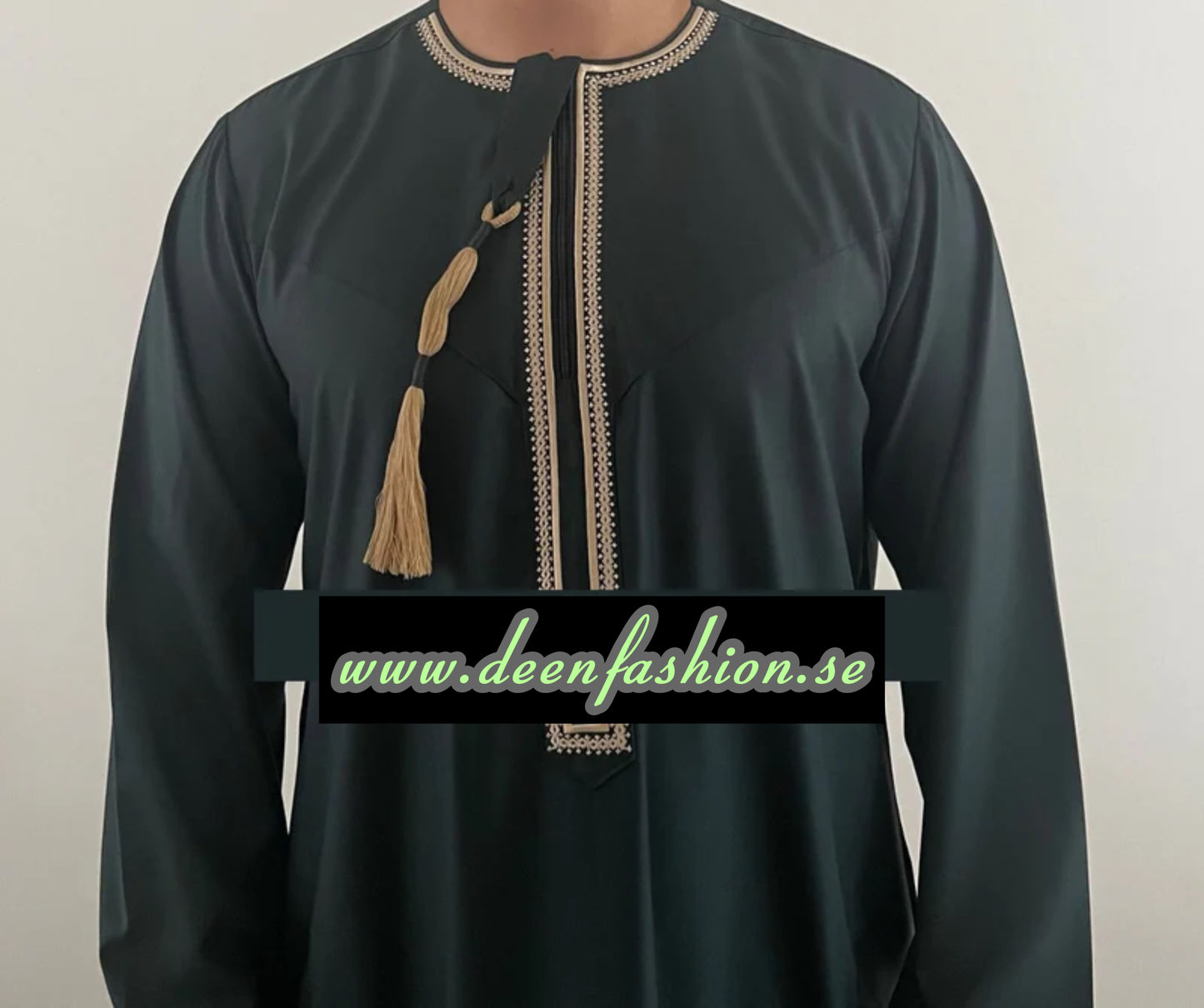 Premium Omani Thobe - Rundhals Broderad Grov Tofs