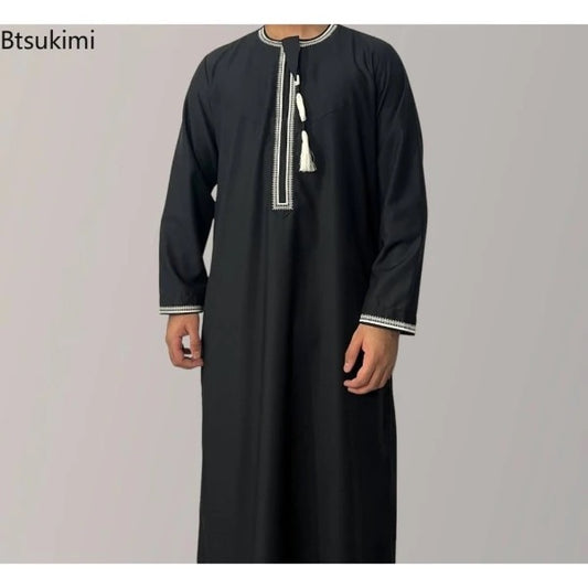 Premium-Omanischer Thobe – Rundhalsausschnitt, bestickte grobe Quaste